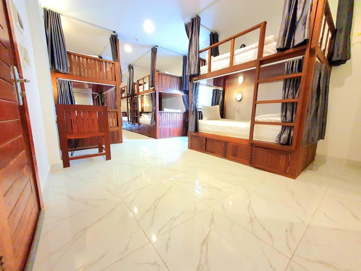 Darling Pub Hostel Сием Реап Екстериор снимка
